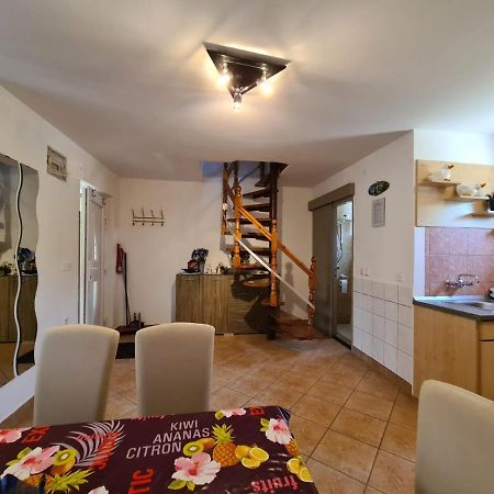 Apartments Tuka Near The Beach Vir Bagian luar foto