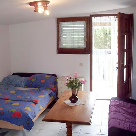 Apartments Tuka Near The Beach Vir Bagian luar foto