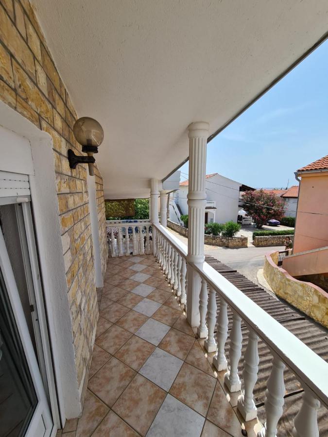 Apartments Tuka Near The Beach Vir Bagian luar foto