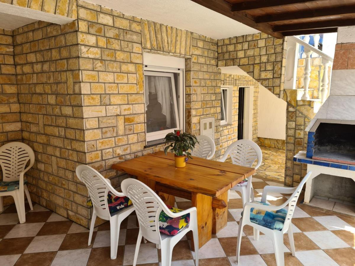 Apartments Tuka Near The Beach Vir Bagian luar foto