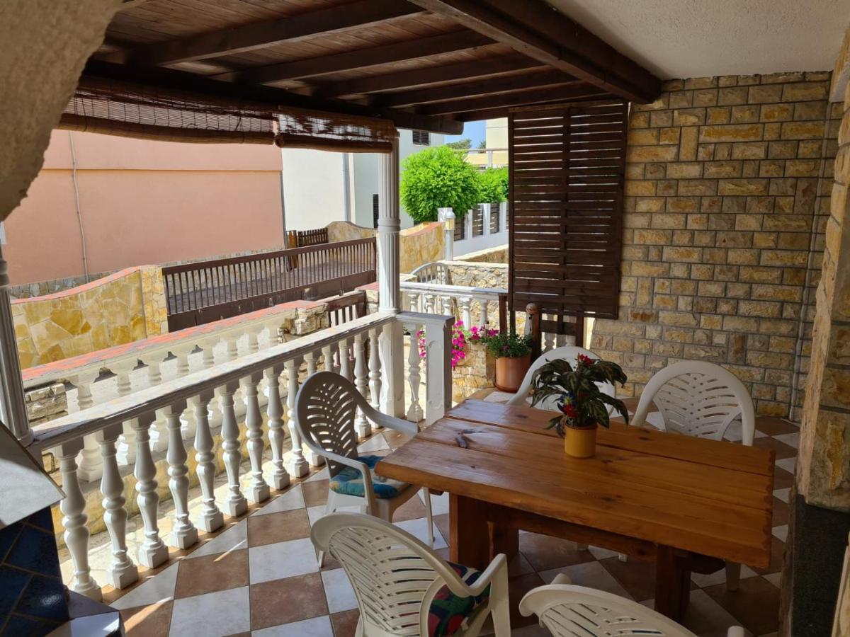 Apartments Tuka Near The Beach Vir Bagian luar foto