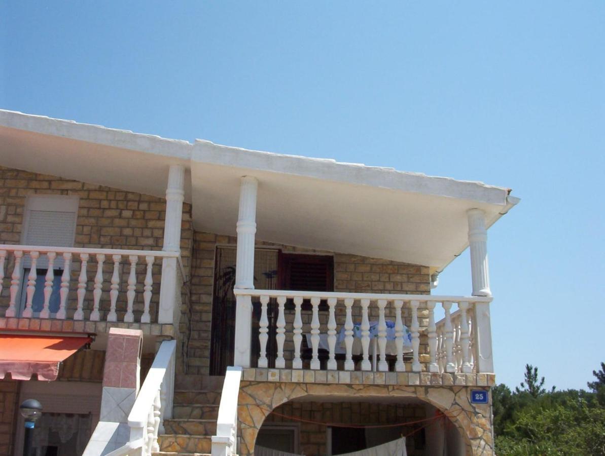Apartments Tuka Near The Beach Vir Bagian luar foto
